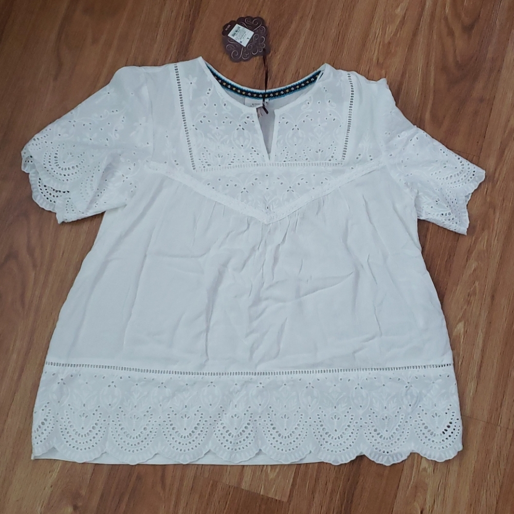 Super cute top!!